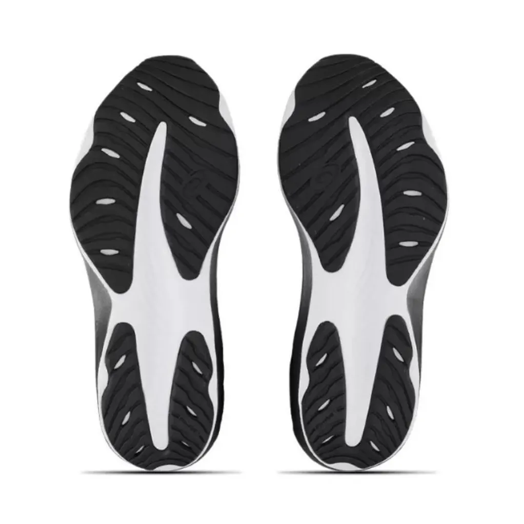 Detalhe do solado do tênis Asics Gel-Shogun 8 masculino preto com design antiderrapante